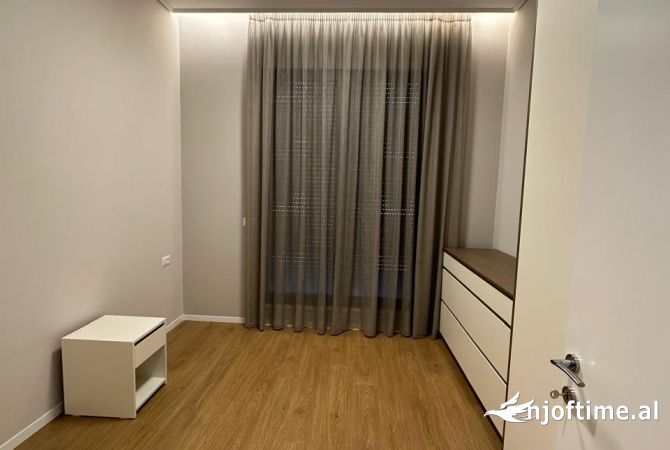 Shtepi me qera Apartament ne Tirane, 2+1, Mobilimi E mobiluar, Pagesa 1,199  Euro.