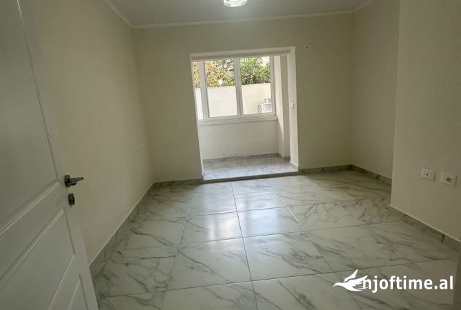 Ambient biznesi me qera 3+1 ne Tirane - 500 Euro