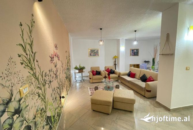 Shtepi me qera Apartament ne Tirane, 1+1, Mobilimi E mobiluar, Pagesa 700  Euro.