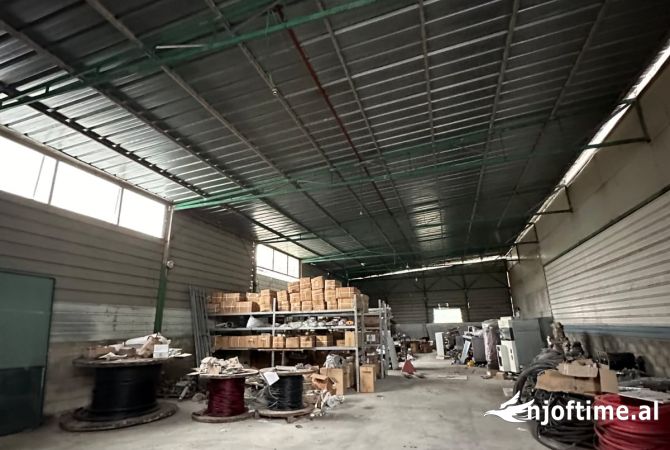 Ambient biznesi me qera 4+1 ne Tirane - 1,201 Euro