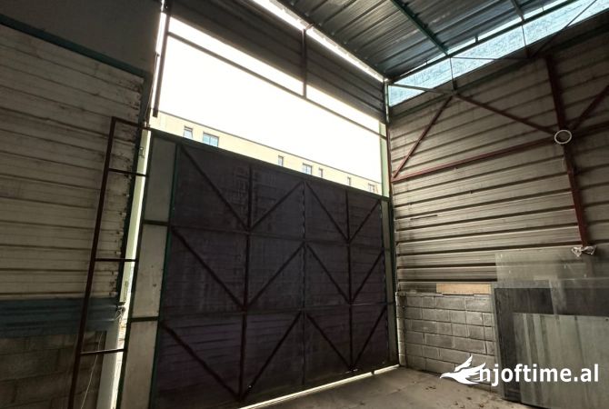 Ambient biznesi me qera 4+1 ne Tirane - 1,201 Euro