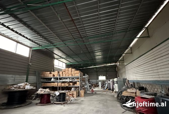 Ambient biznesi me qera 4+1 ne Tirane - 1,201 Euro