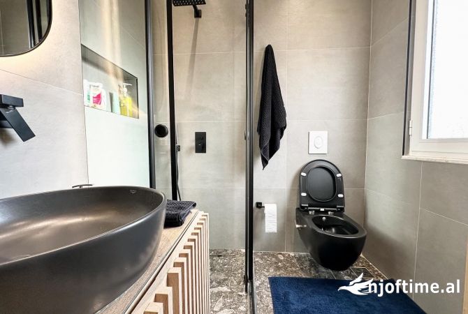 Shtepi ne shitje Apartament ne Tirane, 2+1, Mobilimi E mobiluar, Pagesa 219,998  Euro.