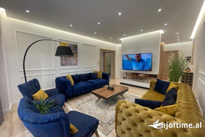 Shtepi me qera 3+1 ne Tirane - 2,498 Euro