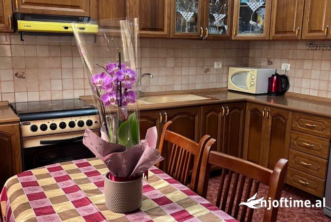 Shtepi me qera Apartament ne Tirane, 2+1, Mobilimi E mobiluar, Pagesa 458  Euro.