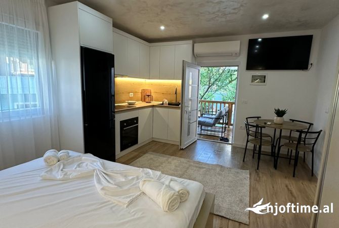 Shtepi me qera Apartament ne Tirane, Garsoniere, Mobilimi E mobiluar, Pagesa 398  Euro.