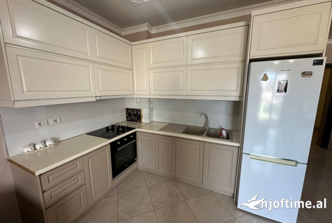 Shtepi me qera Apartament ne Tirane, 2+1, Mobilimi E mobiluar, Pagesa 598  Euro.