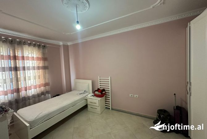 Shtepi me qera 2+1 ne Tirane - 598 Euro