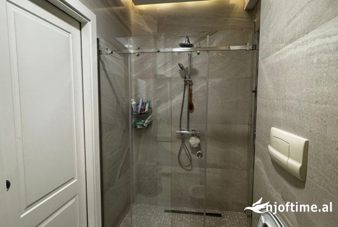 Shtepi me qera Apartament ne Tirane, 2+1, Mobilimi E mobiluar, Pagesa 749  Euro.