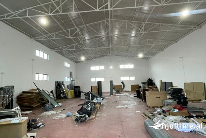 Ambient biznesi me qera 4+1 ne Tirane - 1,499 Euro