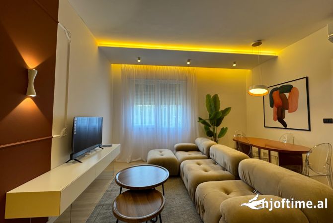 Shtepi ne shitje Apartament ne Tirane, 1+1, Mobilimi E mobiluar, Pagesa 154,999  Euro.