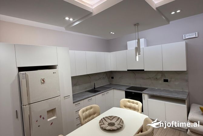 Shtepi me qera Apartament ne Tirane, 2+1, Mobilimi E mobiluar, Pagesa 1,699  Euro.