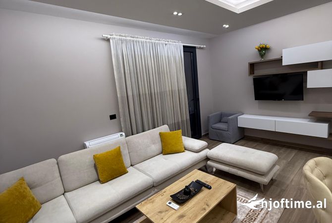 Shtepi me qera Apartament ne Tirane, 2+1, Mobilimi E mobiluar, Pagesa 1,699  Euro.