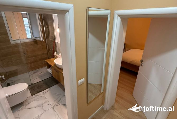 Shtepi me qera Apartament ne Tirane, Garsoniere, Mobilimi E mobiluar, Pagesa 499  Euro.