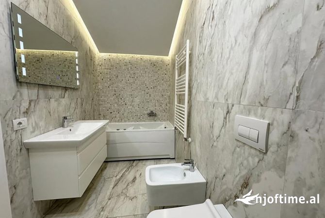 Shtepi me qera Apartament ne Tirane, 3+1, Mobilimi E mobiluar, Pagesa 1,499  Euro.