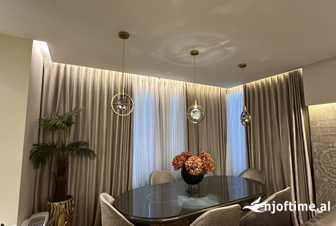 Shtepi ne shitje Apartament ne Tirane, 3+1, Mobilimi E mobiluar, Pagesa 349,980  Euro.