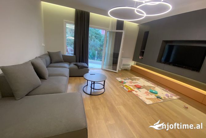 Shtepi me qera Apartament ne Tirane, 2+1, Mobilimi E mobiluar, Pagesa 899  Euro.