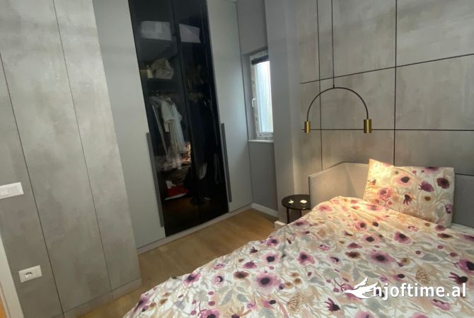 Shtepi me qera Apartament ne Tirane, 2+1, Mobilimi E mobiluar, Pagesa 899  Euro.