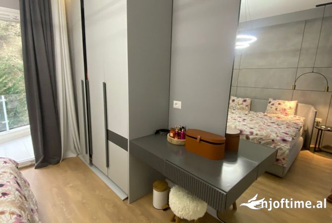 Shtepi me qera Apartament ne Tirane, 2+1, Mobilimi E mobiluar, Pagesa 899  Euro.