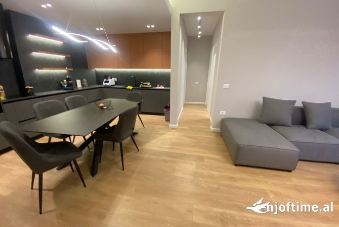Shtepi me qera Apartament ne Tirane, 2+1, Mobilimi E mobiluar, Pagesa 899  Euro.