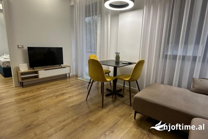 Shtepi me qera Apartament ne Tirane, 2+1, Mobilimi E mobiluar, Pagesa 749  Euro.