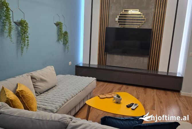 Shtepi me qera 2+1 ne Tirane - 899 Euro