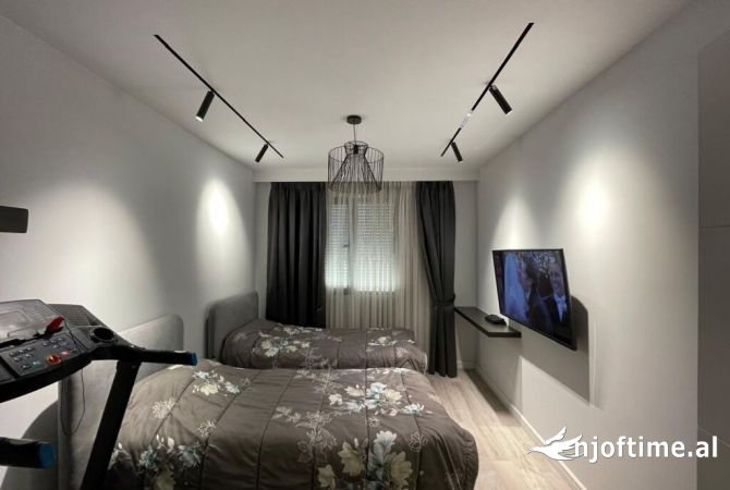 Shtepi me qera Apartament ne Tirane, 2+1, Mobilimi E mobiluar, Pagesa 699  Euro.