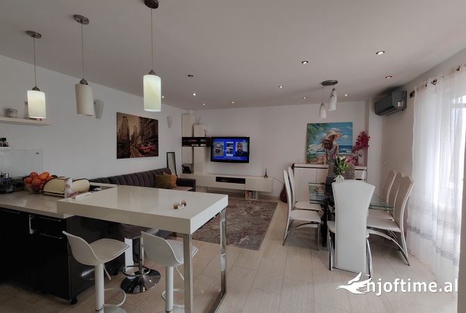 Shtepi me qera Apartament ne Tirane, 2+1, Mobilimi E mobiluar, Pagesa 799  Euro.