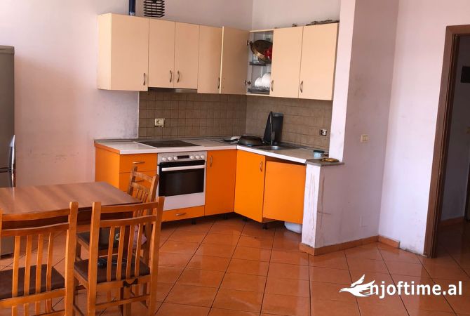 Shtepi me qera 2+1 ne Tirane - 501 Euro
