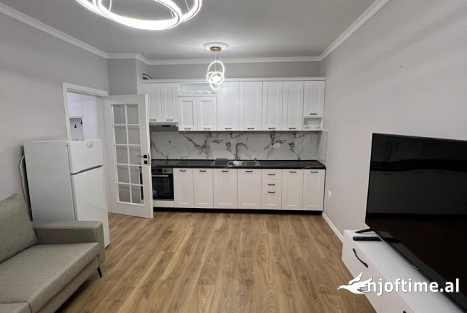 Shtepi me qera Apartament ne Tirane, 1+1, Mobilimi E mobiluar, Pagesa 699  Euro.