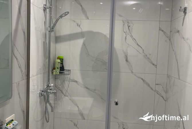 Shtepi me qera Apartament ne Tirane, 1+1, Mobilimi E mobiluar, Pagesa 998  Euro.