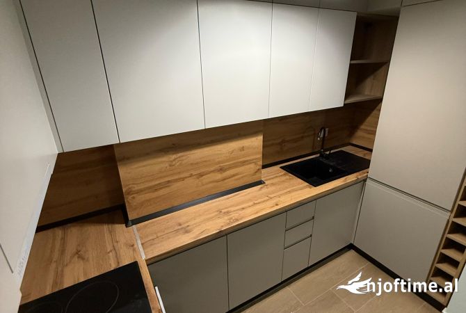 Shtepi me qera Apartament ne Tirane, 1+1, Mobilimi E mobiluar, Pagesa 548  Euro.