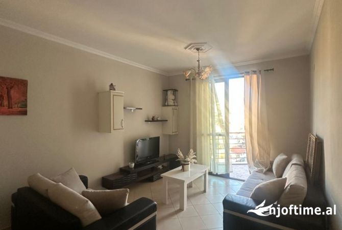 Shtepi ne shitje Apartament ne Tirane, 2+1, Mobilimi E mobiluar, Pagesa 149,989  Euro.