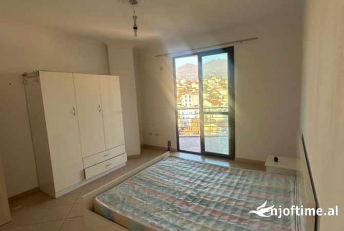 Shtepi ne shitje Apartament ne Tirane, 2+1, Mobilimi E mobiluar, Pagesa 149,989  Euro.
