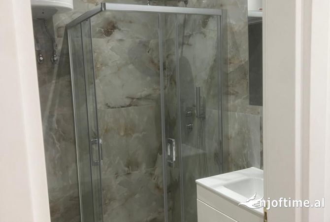 Shtepi me qera Apartament ne Tirane, 1+1, Mobilimi E mobiluar, Pagesa 498  Euro.