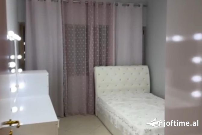 Shtepi me qera 2+1 ne Tirane - 698 Euro