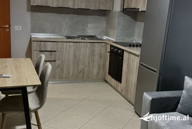 Shtepi me qera Apartament ne Tirane, 2+1, Mobilimi E mobiluar, Pagesa 698  Euro.