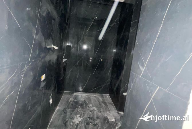 Shtepi ne shitje Apartament ne Tirane, 2+1, Mobilimi Bosh, pa mobiluar, Pagesa 244,198  Euro.