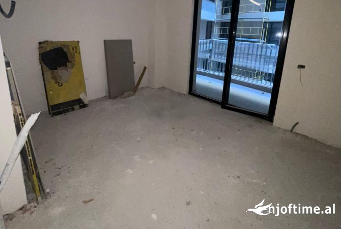 Shtepi ne shitje Apartament ne Tirane, 2+1, Mobilimi Bosh, pa mobiluar, Pagesa 244,198  Euro.