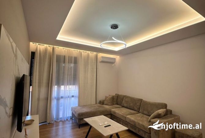 Shtepi me qera 2+1 ne Tirane - 998 Euro