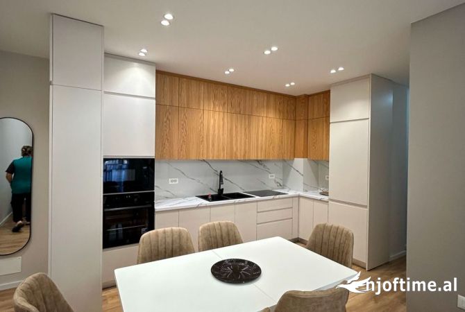 Shtepi me qera Apartament ne Tirane, 2+1, Mobilimi E mobiluar, Pagesa 998  Euro.