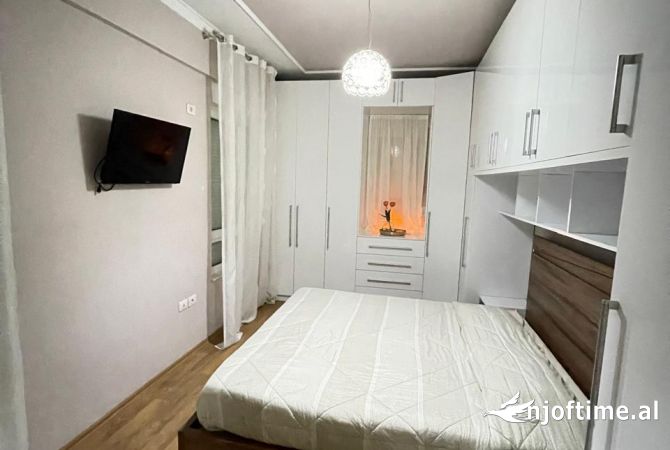 Shtepi me qera 2+1 ne Tirane - 748 Euro