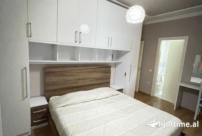 Shtepi me qera 2+1 ne Tirane - 748 Euro