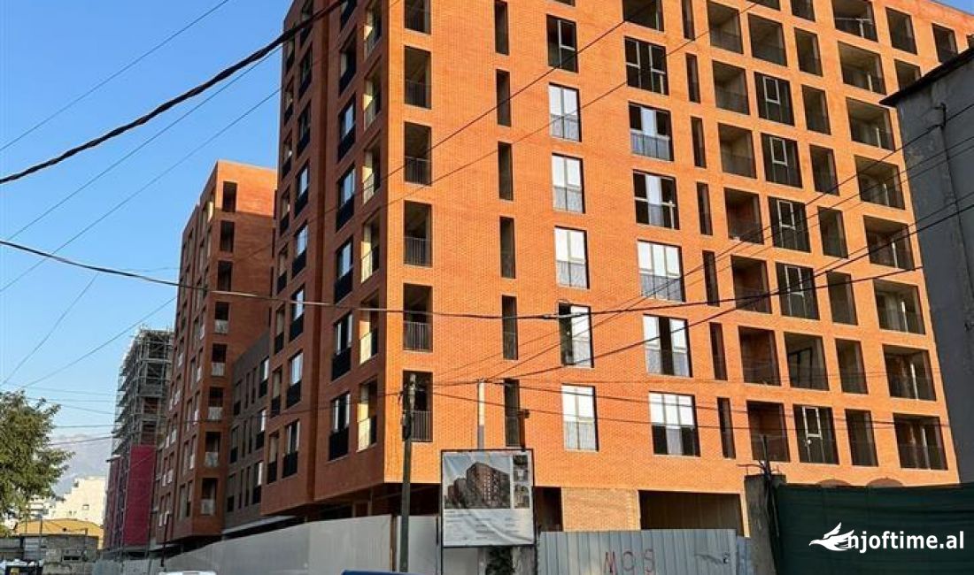 Shtepi ne shitje Apartament ne Tirane, 2+1, Mobilimi Bosh, pa mobiluar, Pagesa 138,198  Euro.