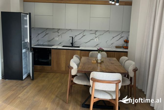 Shtepi me qera Apartament ne Tirane, 2+1, Mobilimi E mobiluar, Pagesa 748  Euro.