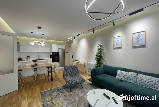 Shtepi ne shitje Apartament ne Tirane, 2+1, Mobilimi E mobiluar, Pagesa 284,998  Euro.
