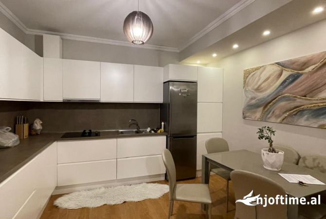 Shtepi ne shitje Apartament ne Tirane, 2+1, Mobilimi E mobiluar, Pagesa 139,998  Euro.