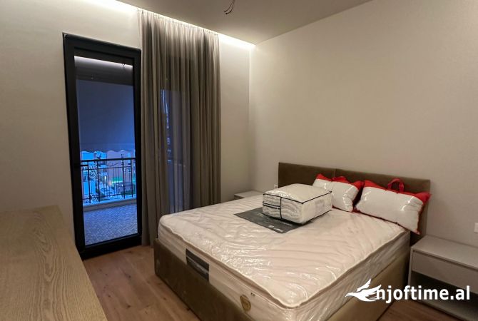 Shtepi me qera 2+1 ne Tirane - 1,098 Euro