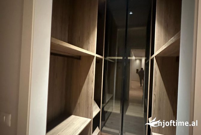 Shtepi me qera 2+1 ne Tirane - 1,098 Euro