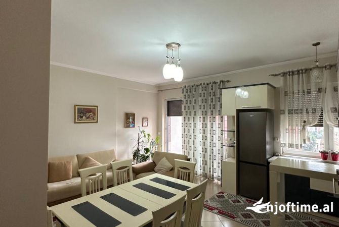 Shtepi me qera 1+1 ne Tirane - 698 Euro